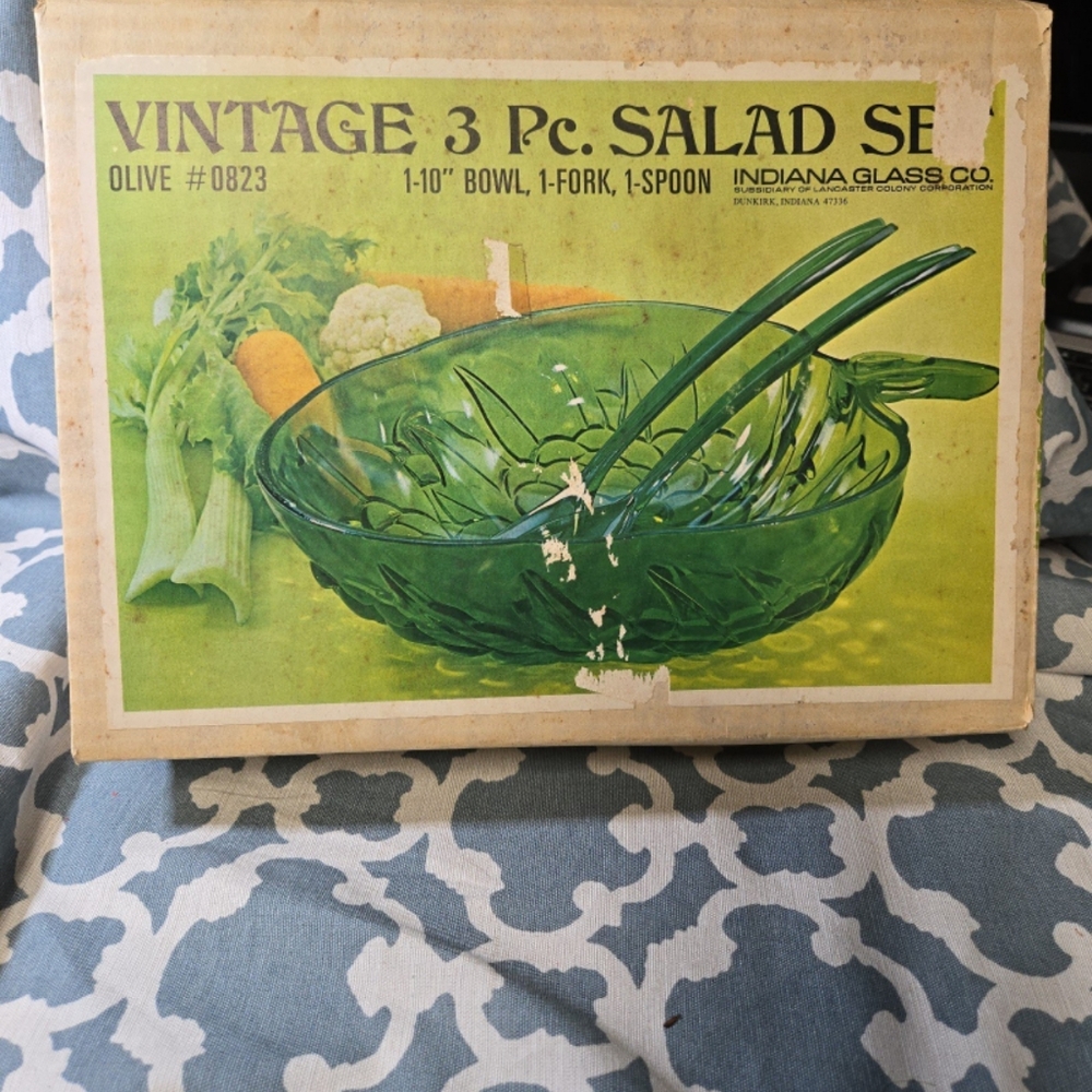 Vintage 1950s Indiana Glass 2 Pc Olive Green Salad Bowl Set with Original Box
